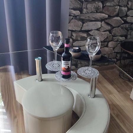Ferienwohnung Mieszkanie Z Widokiem Na Park -Cieplice Slaskie Zdroj Jelenia Góra Exterior foto